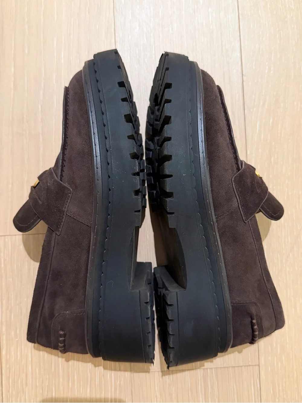 Steve Madden brown suede loafers in size 6.5